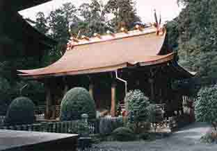 多田神社本殿